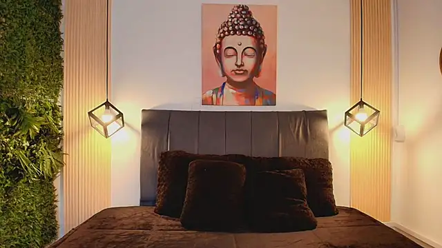 Cassie bloom online show from 12-18-25, 08:37