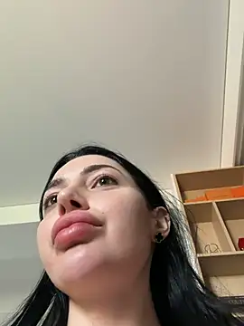 Snapshot of Mia_Splash chatting on 04-19-26, 10:36 Mia Splash online show from 04-19-26, 10:36