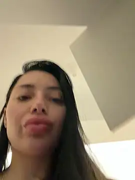 Snapshot of Mia_Splash chatting on 04-22-26, 02:58 Mia Splash online show from 04-22-26, 02:58