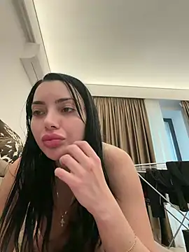 Snapshot of Mia_Splash chatting on 05-22-26, 02:22 Mia Splash online show from 05-22-26, 02:22