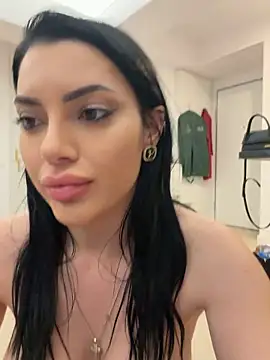 Snapshot of Mia_Splash chatting on 05-28-26, 07:55 Mia Splash online show from 05-28-26, 07:55