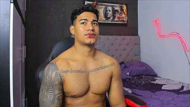 luigi hot  online show from 01-09-26, 11:17