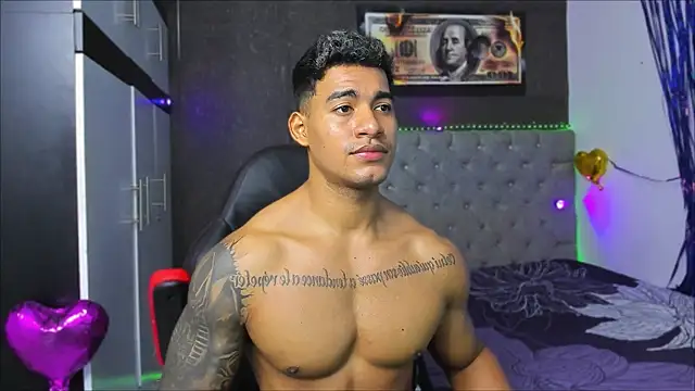 Snapshot of luigi_hot_ chatting on 07-16-26, 04:02 luigi hot online show from 07-16-26, 04:02