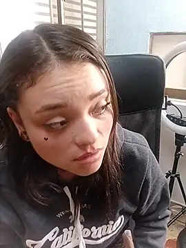 ChloeAllennn online show from 05-19-26, 02:01