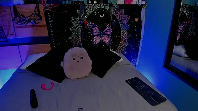 Snapshot of ChloeAllennn chatting on 06-19-26, 11:30 ChloeAllennn online show from 06-19-26, 11:30