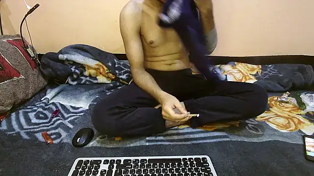 rahulkajuuu0909 online show from 12-01-25, 10:26