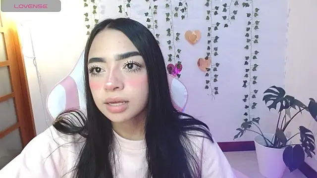Snapshot of hellokitty__valery chatting on 06-30-26, 01:50 hellokitty valery online show from 06-30-26, 01:50