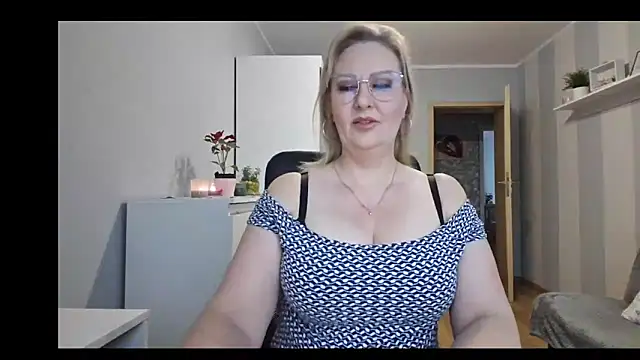 DianaLive online show from 02-04-26, 07:14