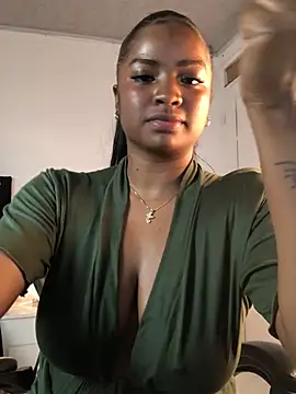 Snapshot of ValerieBlakee chatting on 05-18-26, 12:07 ValerieBlakee online show from 05-18-26, 12:07
