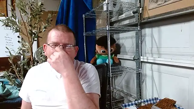 Randomoldguy615 online show from 02-25-25, 01:09