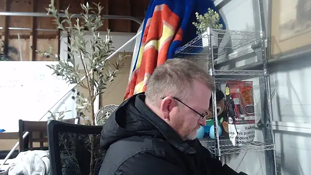 Randomoldguy615 online show from 03-04-25, 02:06