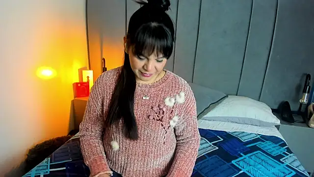 Snapshot of laura_hotties chatting on 03-20-26, 01:05 laura hotties online show from 03-20-26, 01:05