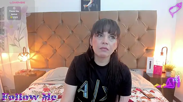 Snapshot of laura_hotties chatting on 04-10-26, 01:05 laura hotties online show from 04-10-26, 01:05