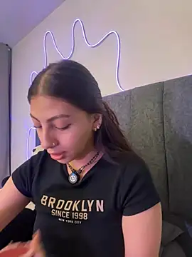 Snapshot of Dirty-Bunnyyy chatting on 07-10-26, 04:39 Dirty-Bunnyyy online show from 07-10-26, 04:39