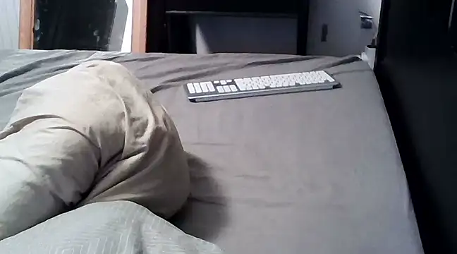 Snapshot of Gaybud chatting on 03-14-25, 05:57 Gaybud online show from 03-14-25, 05:57