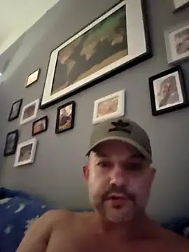 Snapshot of Gaybud chatting on 09-13-25, 08:58 Gaybud online show from 09-13-25, 08:58