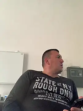 Mike8523 online show from 06-08-26, 04:40