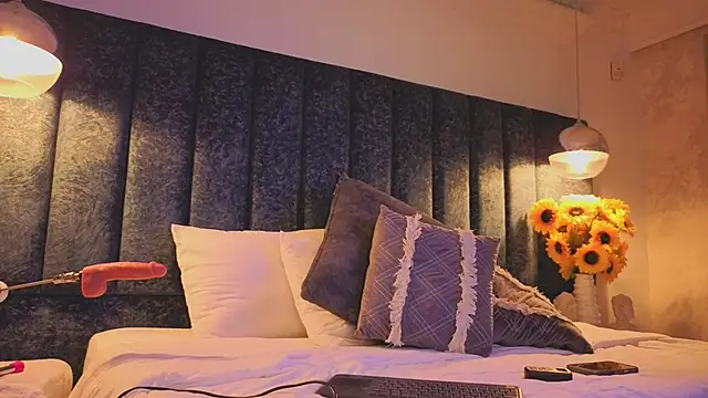 Ariannaa Suarez1 online show from 04-04-26, 08:06