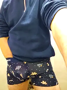 Snapshot of Mpinios chatting on 02-20-26, 10:21 Mpinios online show from 02-20-26, 10:21