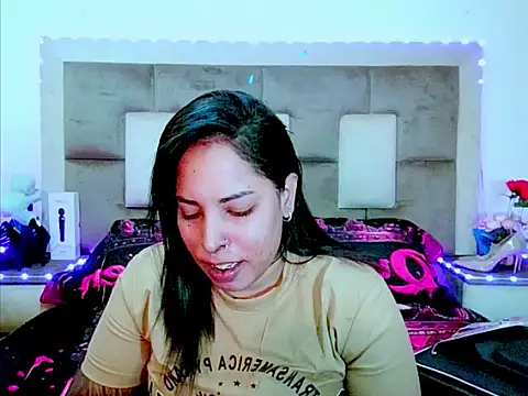 Snapshot of indiantopaz694u chatting on 06-23-26, 06:33 indiantopaz694u online show from 06-23-26, 06:33