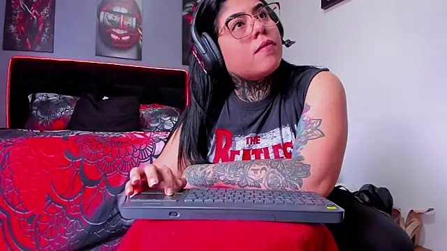 Veronika metal online show from 07-29-26, 07:34