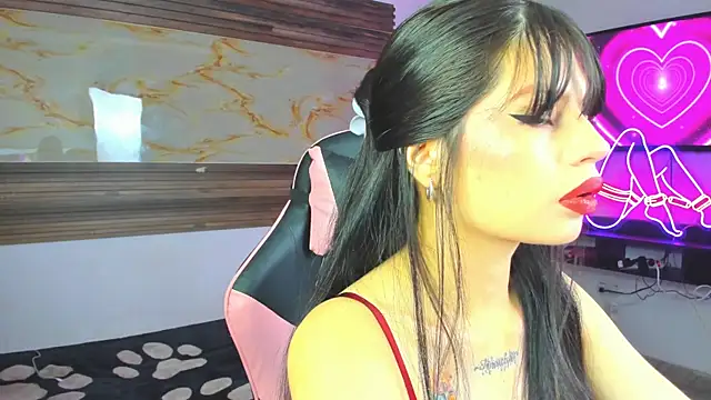 Snapshot of Cloe_roouse chatting on 10-25-25, 08:58 Cloe roouse online show from 10-25-25, 08:58