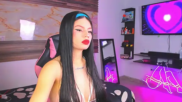 Snapshot of Cloe_roouse chatting on 10-30-25, 07:25 Cloe roouse online show from 10-30-25, 07:25