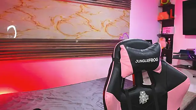 Snapshot of Cloe_roouse chatting on 03-18-26, 07:06 Cloe roouse online show from 03-18-26, 07:06