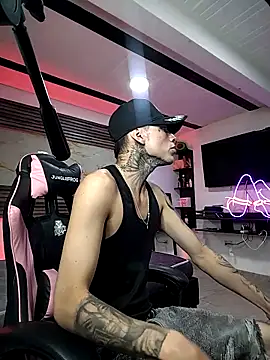 Snapshot of Cloe_roouse chatting on 03-27-26, 07:24 Cloe roouse online show from 03-27-26, 07:24