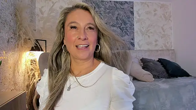 Liannaa  online show from 03-09-26, 07:29