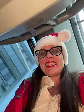 Snapshot of NataKitten chatting on 12-20-25, 06:20 NataKitten online show from 12-20-25, 06:20