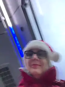 Snapshot of NataKitten chatting on 12-21-25, 06:20 NataKitten online show from 12-21-25, 06:20