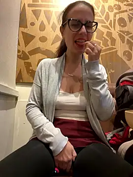 Snapshot of NataKitten chatting on 01-10-26, 06:37 NataKitten online show from 01-10-26, 06:37