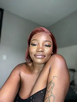 Snapshot of PrincessTamara chatting on 09-28-25, 12:43 PrincessTamara online show from 09-28-25, 12:43