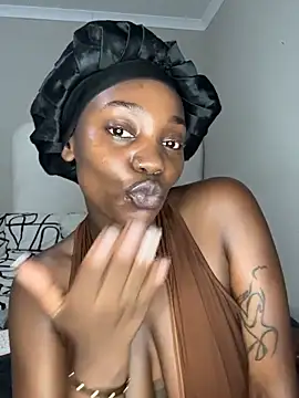 Snapshot of PrincessTamara chatting on 12-15-25, 08:35 PrincessTamara online show from 12-15-25, 08:35