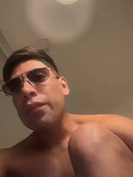 Snapshot of jimmylatinobm chatting on 02-27-25, 03:25 jimmylatinobm online show from 02-27-25, 03:25
