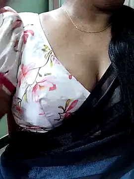 Snapshot of abinaya26 chatting on 03-18-26, 02:42 abinaya26 online show from 03-18-26, 02:42