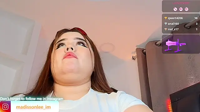 Snapshot of MadissonLee__ chatting on 06-14-26, 03:41 MadissonLee online show from 06-14-26, 03:41