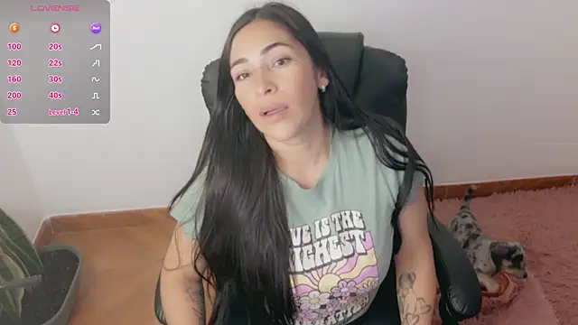 luna lgomez  online show from 07-15-26, 10:09