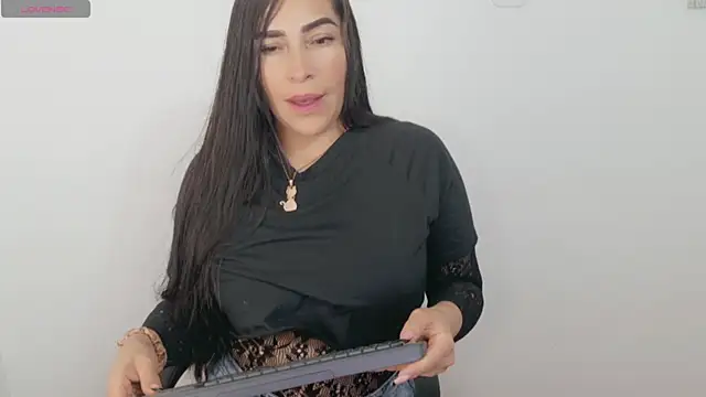 luna lgomez  online show from 07-18-26, 11:14