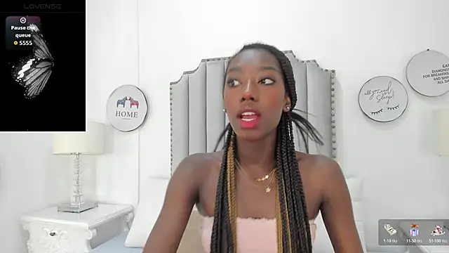 Snapshot of SamantaMarquez chatting on 11-27-25, 08:00 SamantaMarquez online show from 11-27-25, 08:00