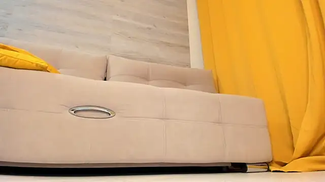 Snapshot of IreneHabibi chatting on 03-23-26, 05:33 IreneHabibi online show from 03-23-26, 05:33