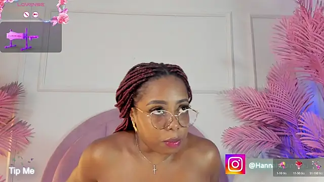 Snapshot of Hanaahquinn chatting on 04-22-26, 11:45 Hanaahquinn online show from 04-22-26, 11:45