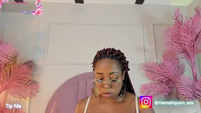 Snapshot of Hanaahquinn chatting on 04-25-26, 11:57 Hanaahquinn online show from 04-25-26, 11:57