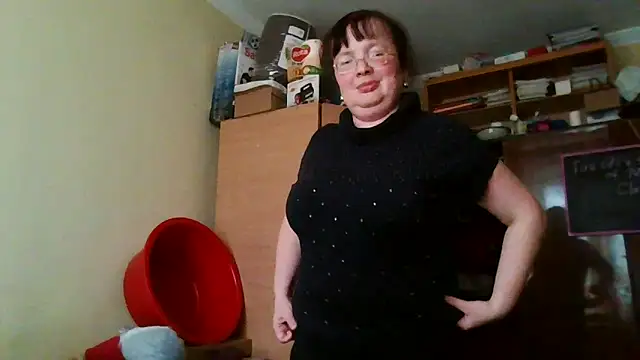 Snapshot of Queen-Elizabeth-25 chatting on 03-04-25, 08:57 Queen-Elizabeth-25 online show from 03-04-25, 08:57
