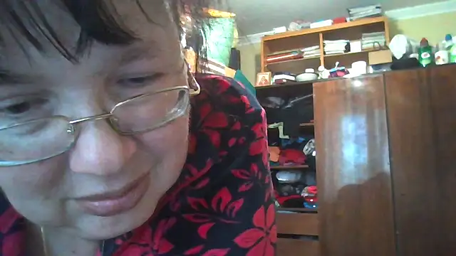 Snapshot of Queen-Elizabeth-25 chatting on 03-06-25, 02:51 Queen-Elizabeth-25 online show from 03-06-25, 02:51