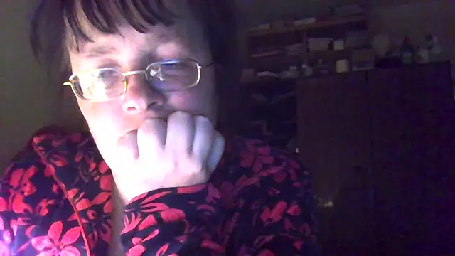 Snapshot of Queen-Elizabeth-25 chatting on 03-06-25, 07:32 Queen-Elizabeth-25 online show from 03-06-25, 07:32