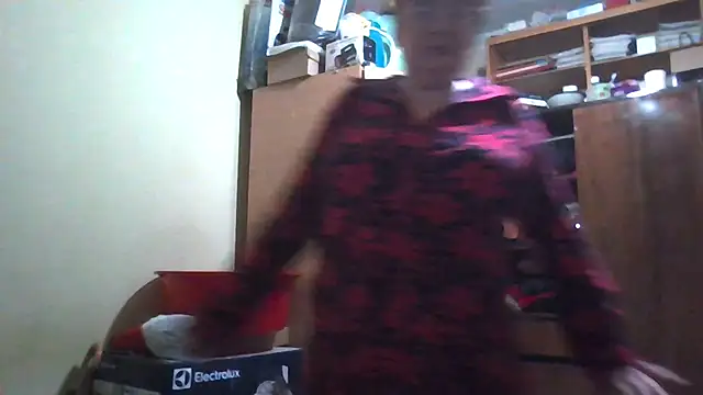 Snapshot of Queen-Elizabeth-25 chatting on 03-08-25, 07:31 Queen-Elizabeth-25 online show from 03-08-25, 07:31