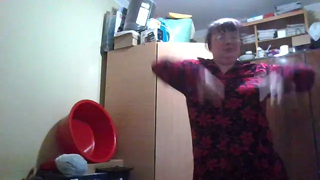 Snapshot of Queen-Elizabeth-25 chatting on 03-09-25, 04:05 Queen-Elizabeth-25 online show from 03-09-25, 04:05