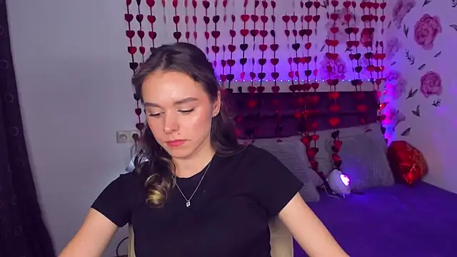 EmelyMason online show from 03-04-26, 10:54